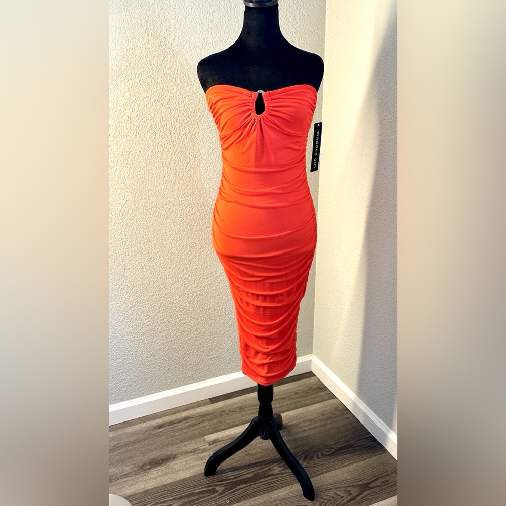 Madden Girl Vibrant Orange Strapless Bodycon Midi Dress - Picture 2 of 6